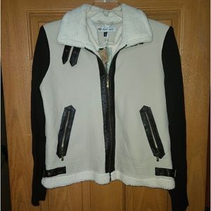 Montana Co. Jacket, Size S, Sherpa Lined, Brings casual-chic style to any outfit